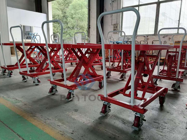 Spring Activated Manual Scissor Lift Trolley 210kg Capacity Manual Lift Platform 1