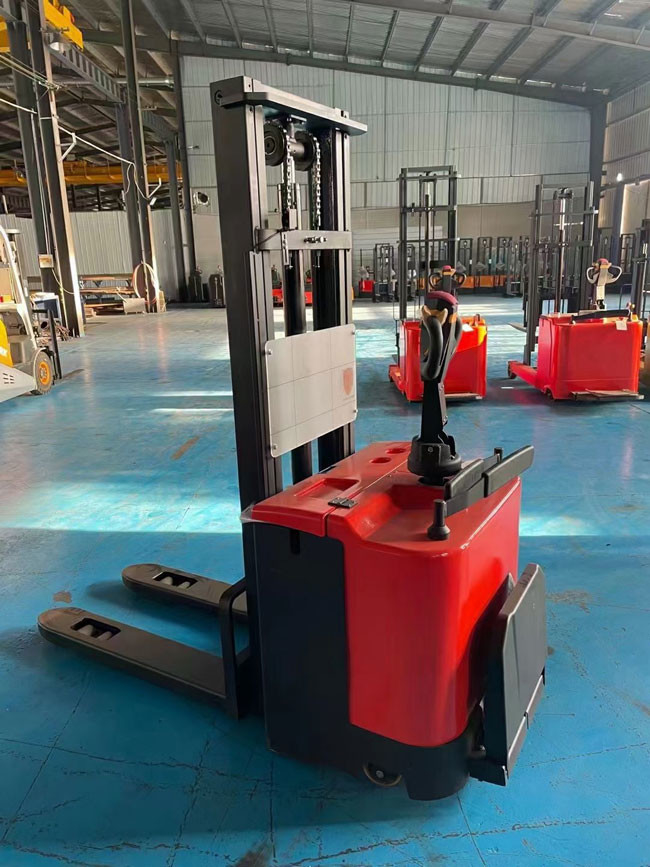 Q345B Electric Lift Trucks Powered Walkie Stacker 1500kg 2